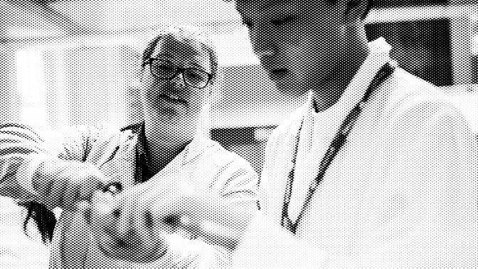 Professor instructing an Innovate student at the laboratory at UCL